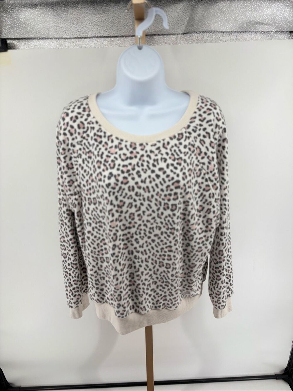 VICTORIA’S SECRET Leopard Print French Terry Sweatshirt Size M
